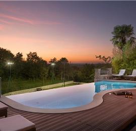 4 Bedroom Villa with Infinity Pool near Labin, Sleeps 8